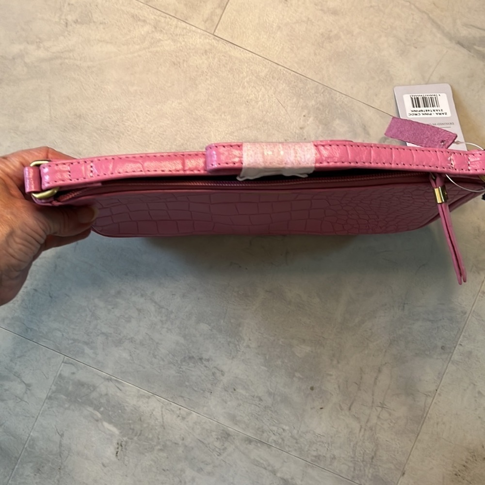 Zara Assots Genuine Leather CrocPatterned NWT shoulder bag Pink/ Gold hardware - Picture 11 of 14